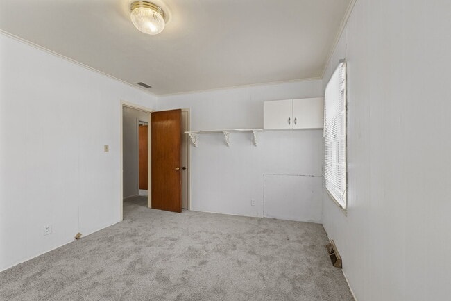 Building Photo - 3016 N Arlington Ave