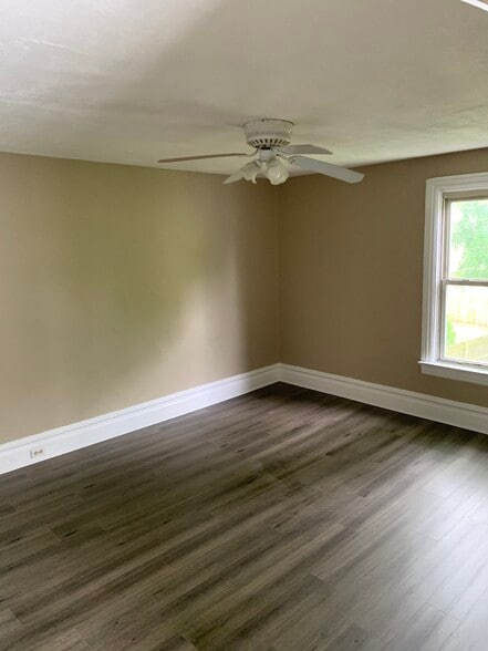 Bedroom 1 - 221 Howard St