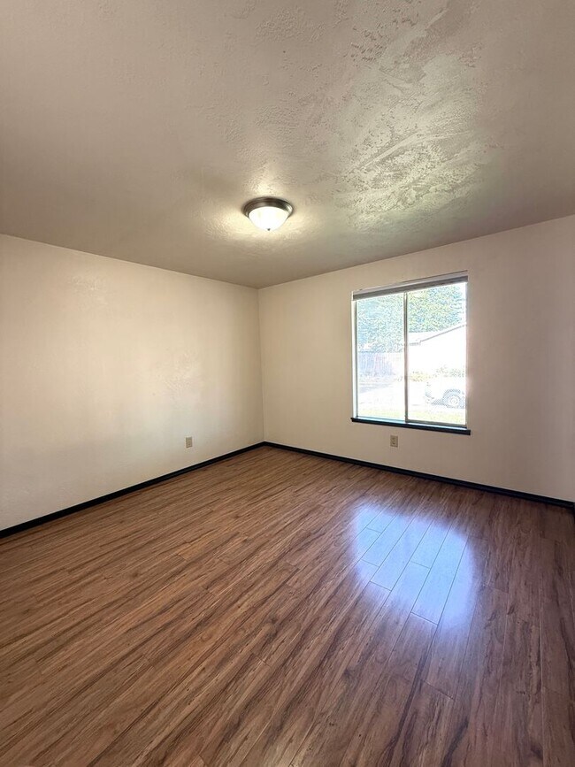 Building Photo - 2900 Terrmont Loop