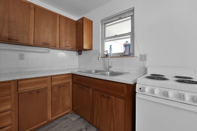 Building Photo - 3384 Norwalk Rd