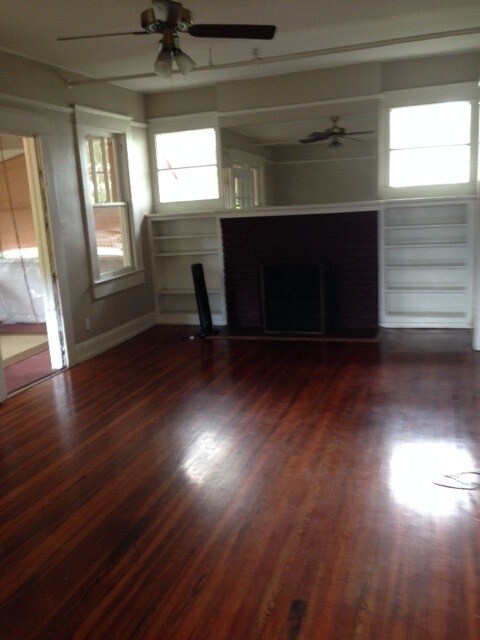 Building Photo - 2100 W Dekle Ave