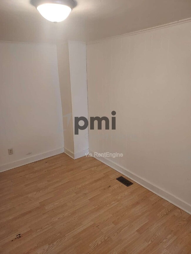 Building Photo - 2035 E William St