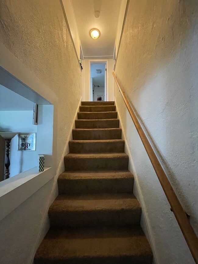 Building Photo - 4BR/2BA House close to Grandview
