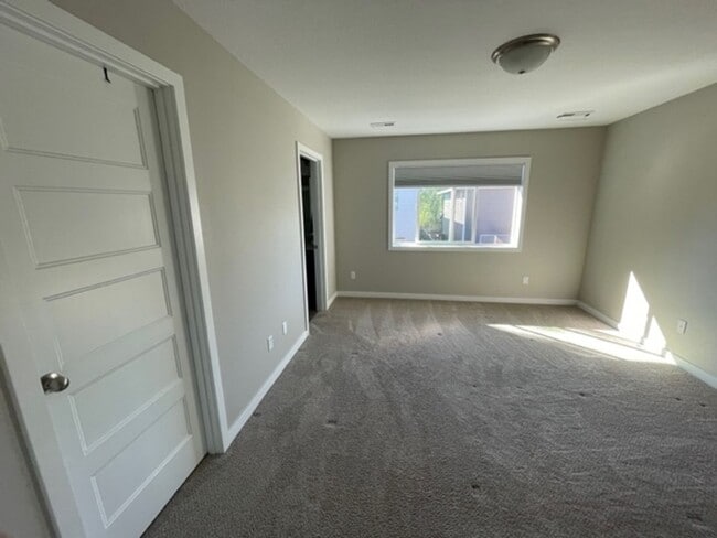 Building Photo - Beautiful 3 Bedroom Home in Newberg