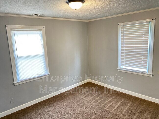 Building Photo - 3654 Mason Ave