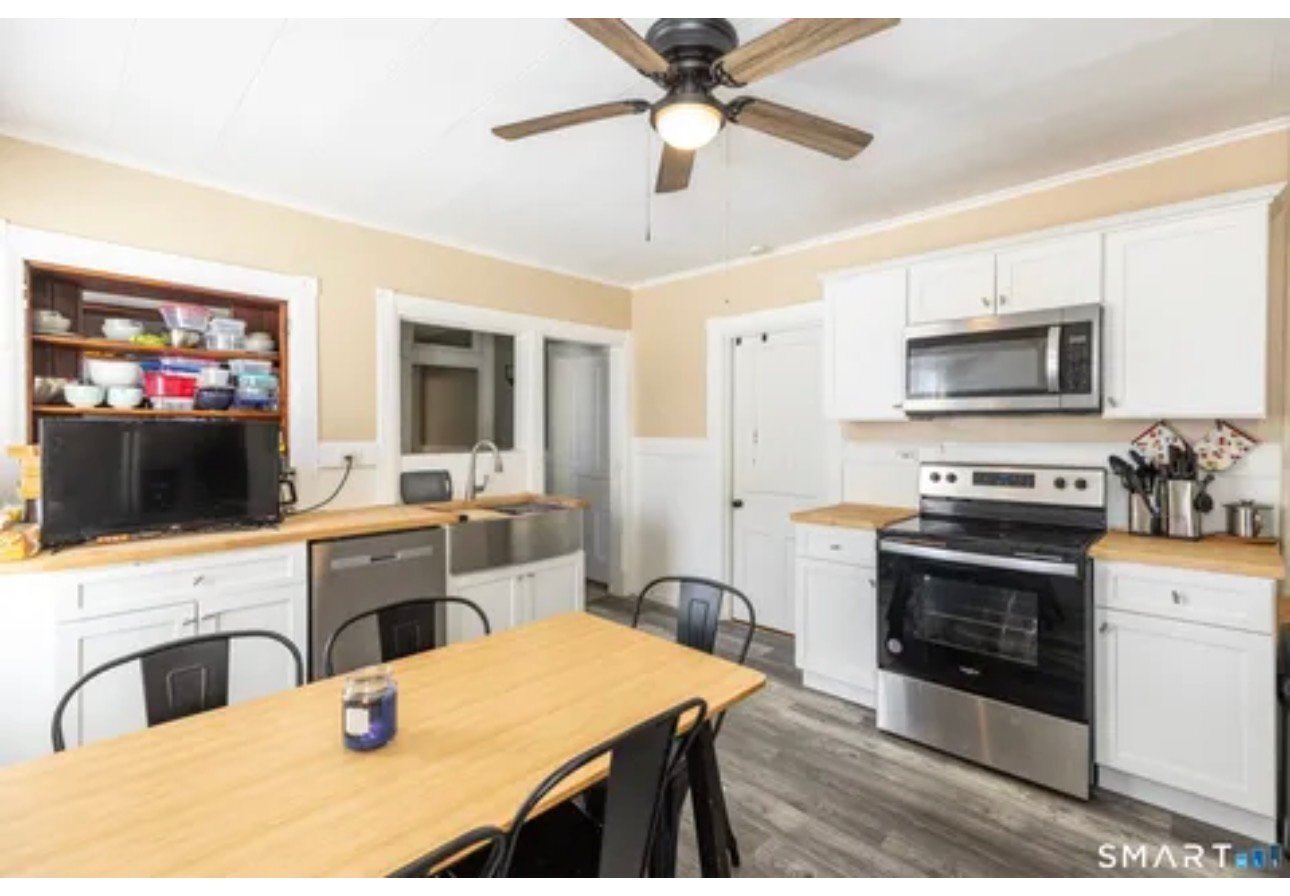 Building Photo - 20 Pleasant St