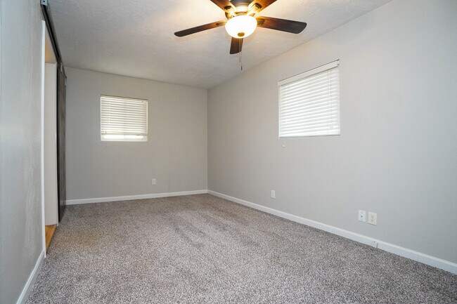 Building Photo - 5707 N Bogart Ln