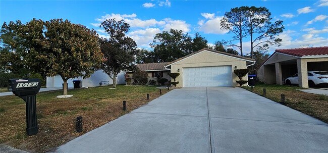 Building Photo - 10123 Fairtree Ln