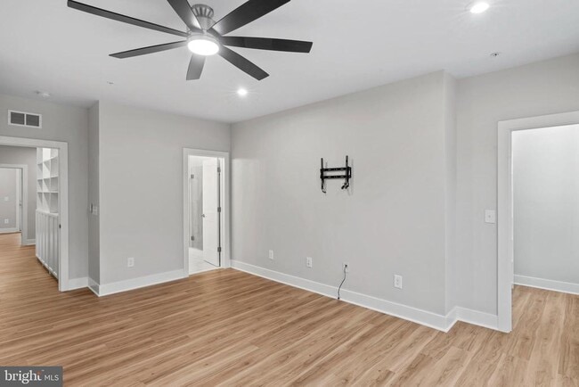 Building Photo - 1704 Bandit Loop