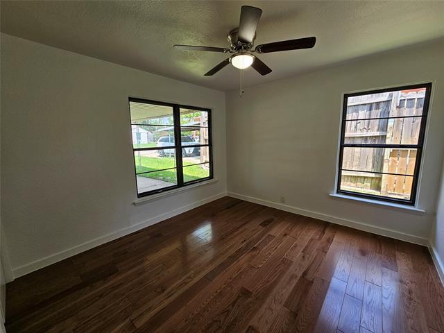 Building Photo - 2402 Housley Dr