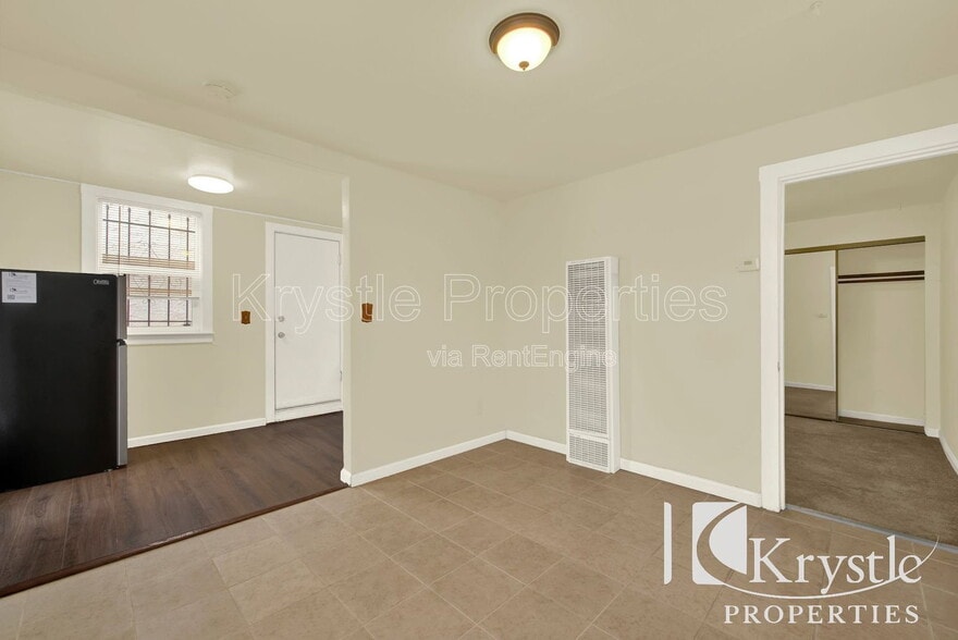 Building Photo - 505 Hichborn St