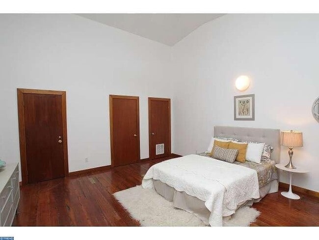 Building Photo - 111 Church St