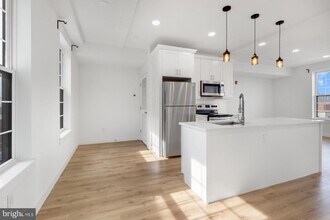 Building Photo - 2045 Trenton Ave