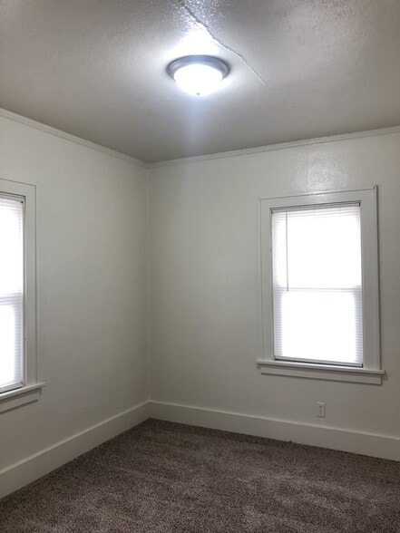 Building Photo - 817 W Nebraska Ave