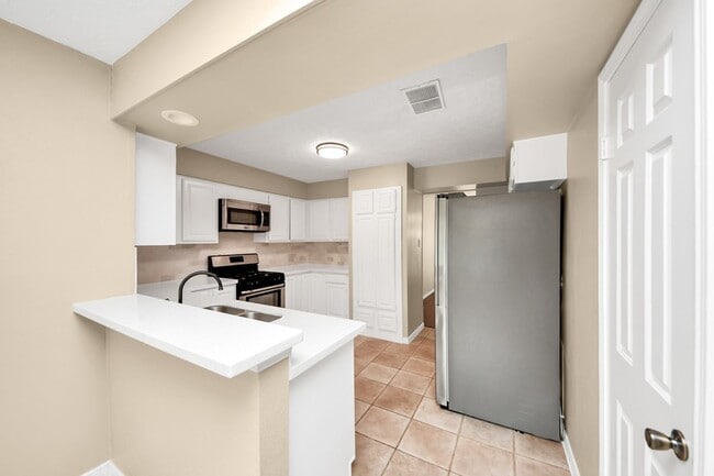 Building Photo - 3834 Carya Cir