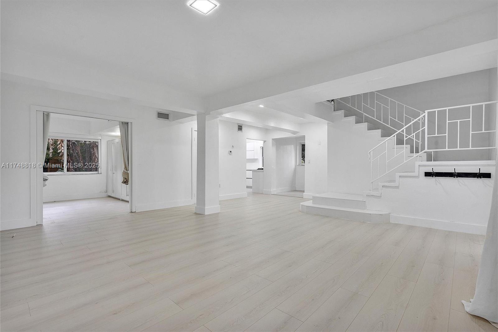 Building Photo - 600 Surfside Blvd