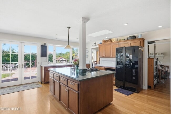 Building Photo - 2611 Janin Way