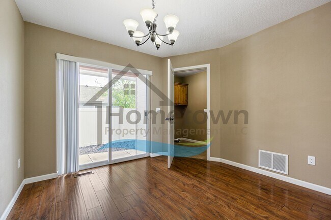 Building Photo - 3 Bedroom 3 Bathroom Home with Attached 2 Car Garage Available in Coeur d'Alene!