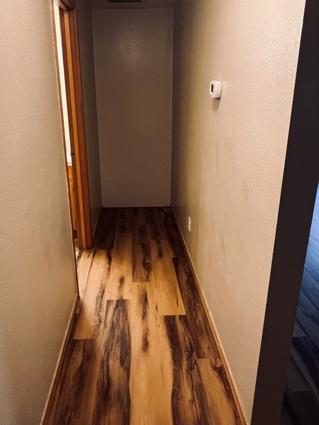 Building Photo - 601 High Ct