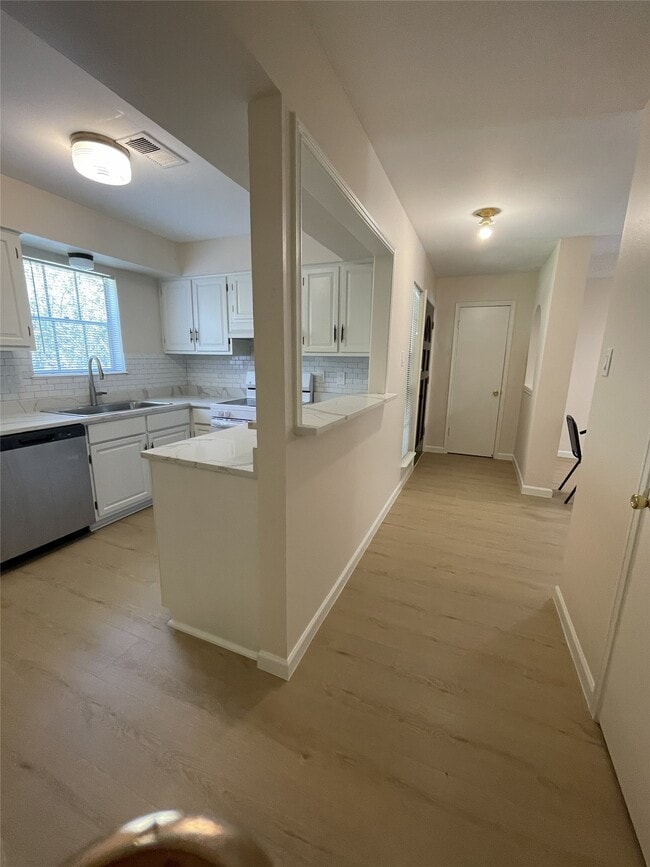 Building Photo - 864 Wax Myrtle Ln