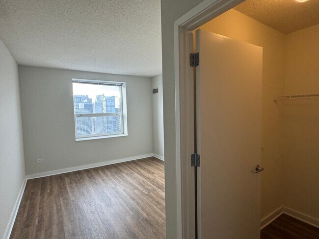 Building Photo - 545 N Dearborn St