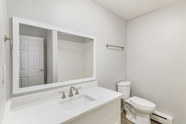 Building Photo - 639 Riverview Dr