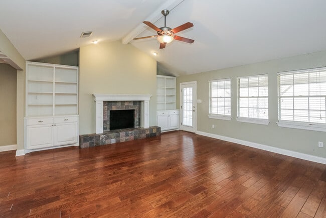 Building Photo - 140 Trimble St