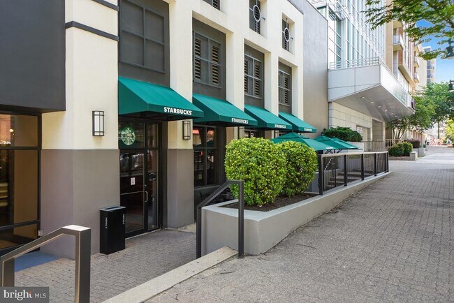 Building Photo - 7607 Eastern Ave NW