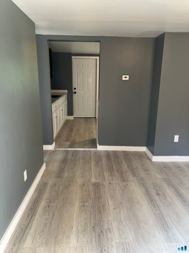 Building Photo - 90 Aetna St