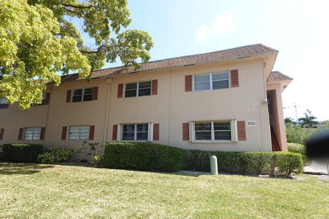 Primary Photo - 650 SW 2nd Ave