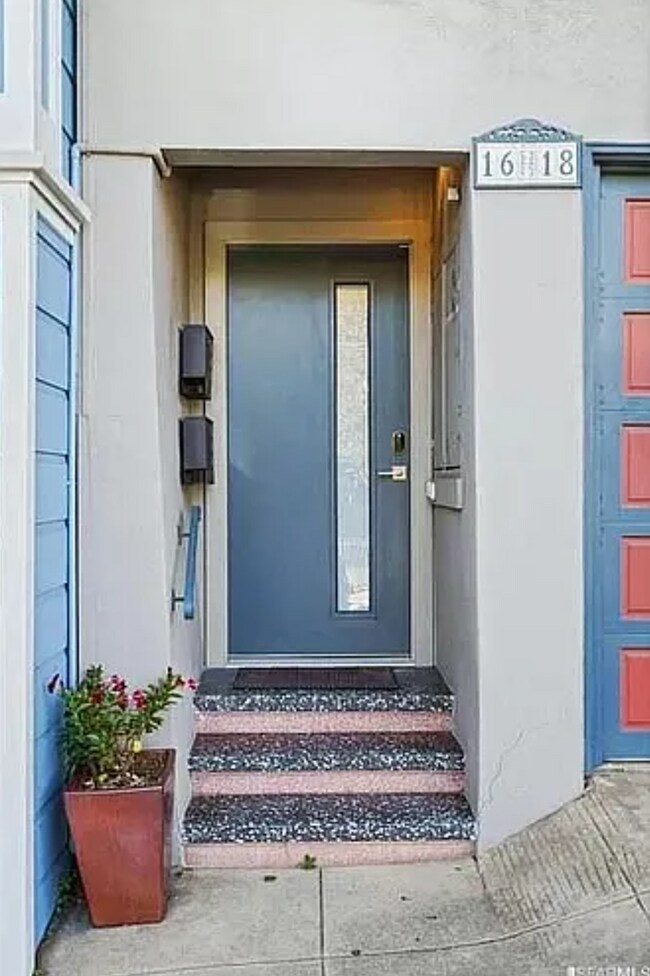 Building Photo - 16-18 Hoffman Ave