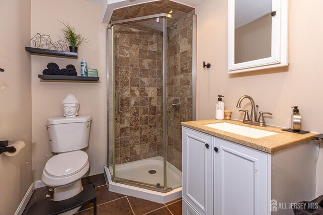 Building Photo - 165 MacArthur Ave