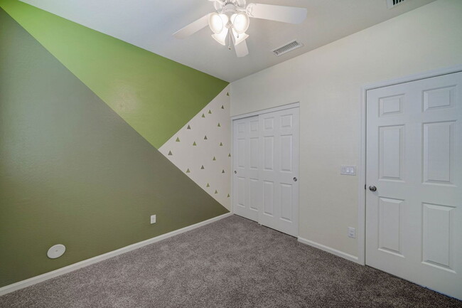 Building Photo - 7636 W Quail Track Dr
