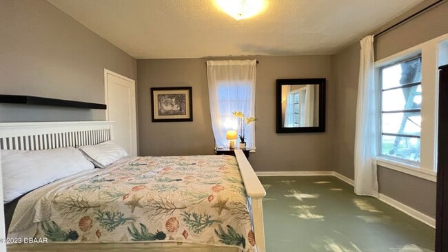 Building Photo - 255 Lexington Dr