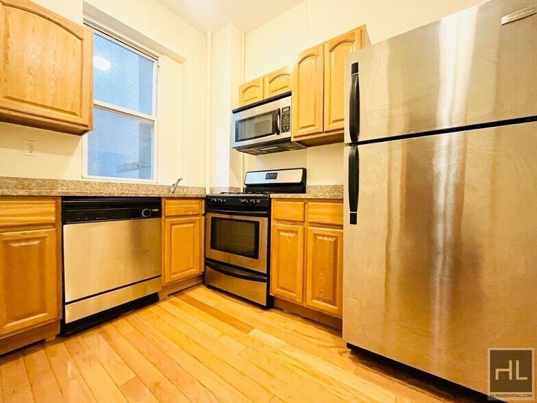 Primary Photo - AMSTERDAM AVENUE