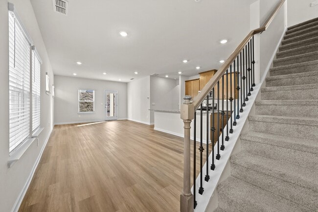 Building Photo - 2327 Whitworth St