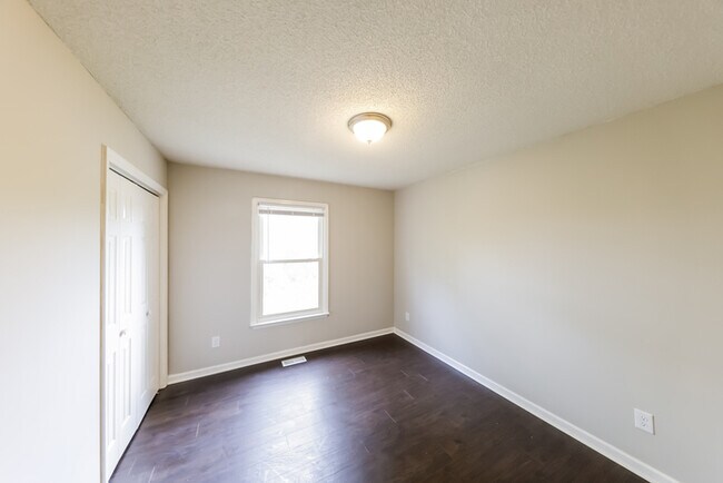 Building Photo - 111 Saralee Dr