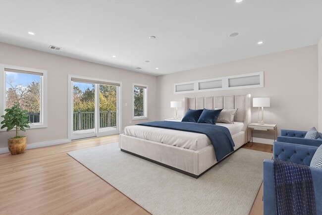 Building Photo - 5 Colonial Rd