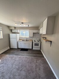 Building Photo - Updated 3-bedroom 1 bathroom in Littleton!