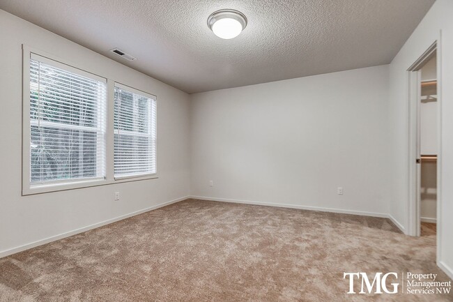 Building Photo - Pre Leasing 3 BD/2.5- Pet Friendly Home