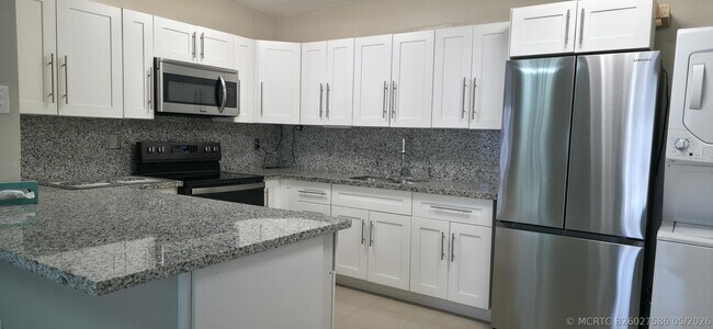 Building Photo - 1203 Chateau Park Dr