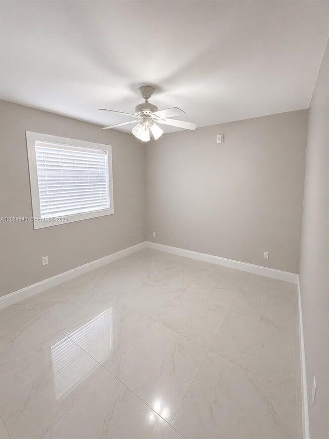 Building Photo - 4122 Collins Ave
