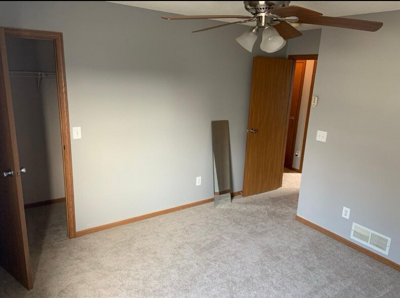 Building Photo - 1732 Ridgebury Dr
