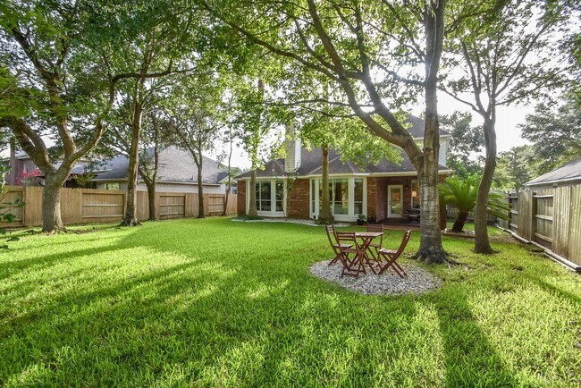 Building Photo - 1211 Deerbrook Dr