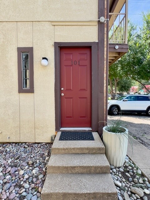 Front of #101 - 4000 Rawlins St