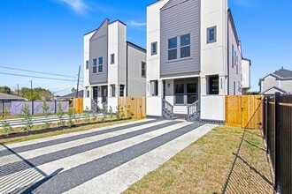 Building Photo - 4805 Paula St