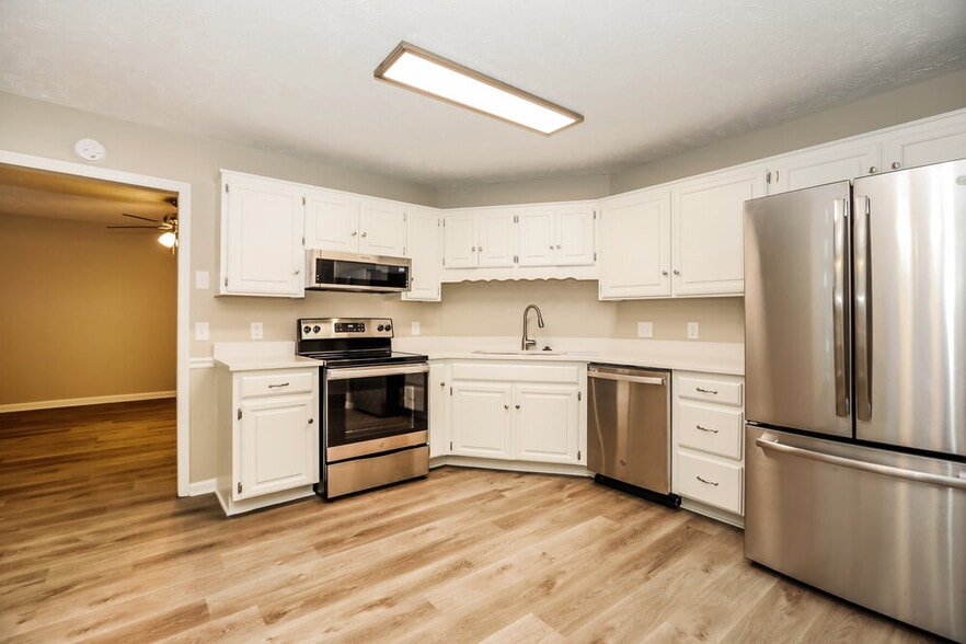 Building Photo - 510 Pointe Clear Dr