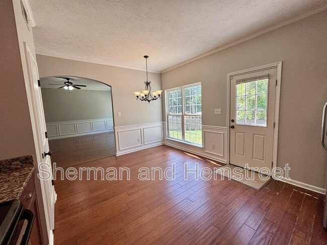 Building Photo - 1426 Collins Dr