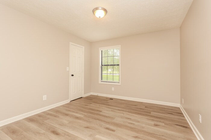Building Photo - 164 Cedarwood Ct