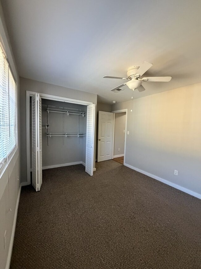 Building Photo - Fully Gated 3 Bed 2 Bath Plus Bonus Room